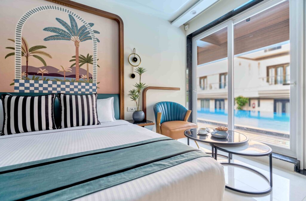 Panorama Pool View Room